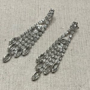 SHASHI Juliette Drop Vintage Inspired Earrings: NWOT